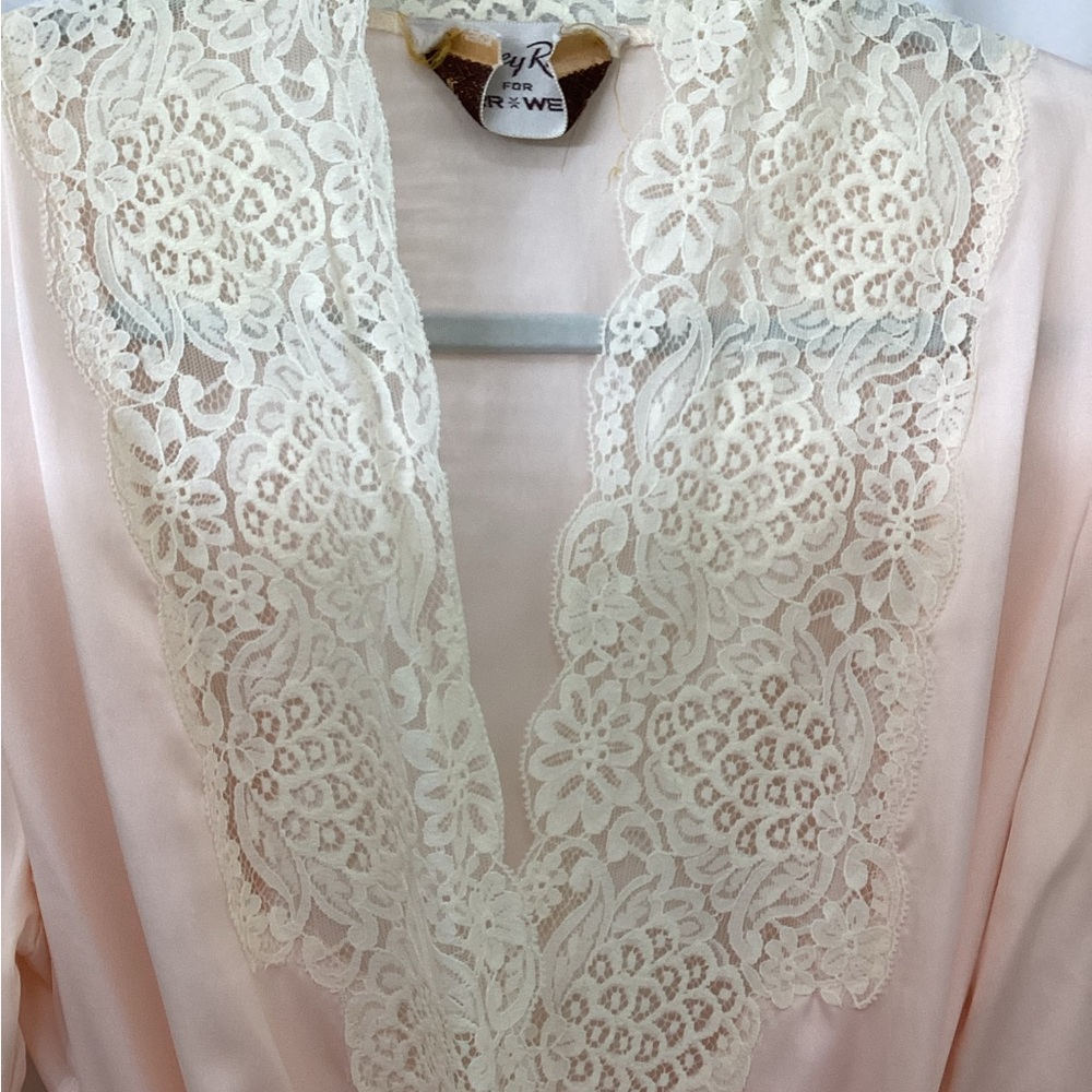 Vintage Blush Pink Robe with Lace Trim ~ M